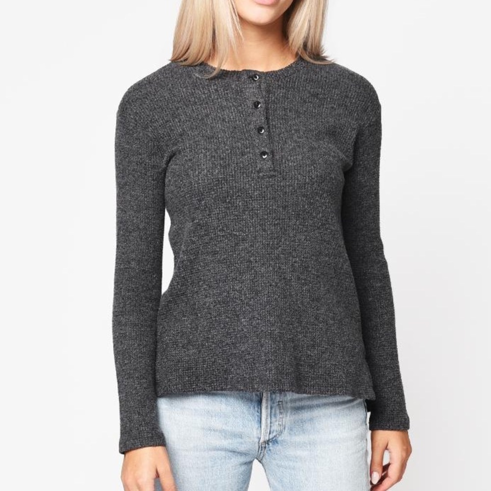 3/$25 Monrow waffle knit grey henley sweater neutral cozy relaxed cabincore